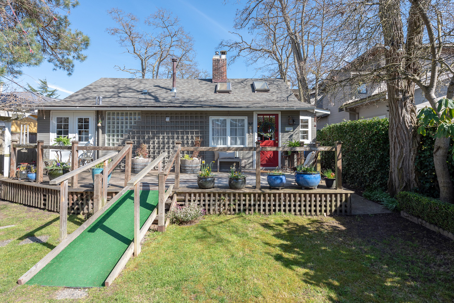 1724 Beach Grove Road, Delta, BC Lori Fralic Realtor