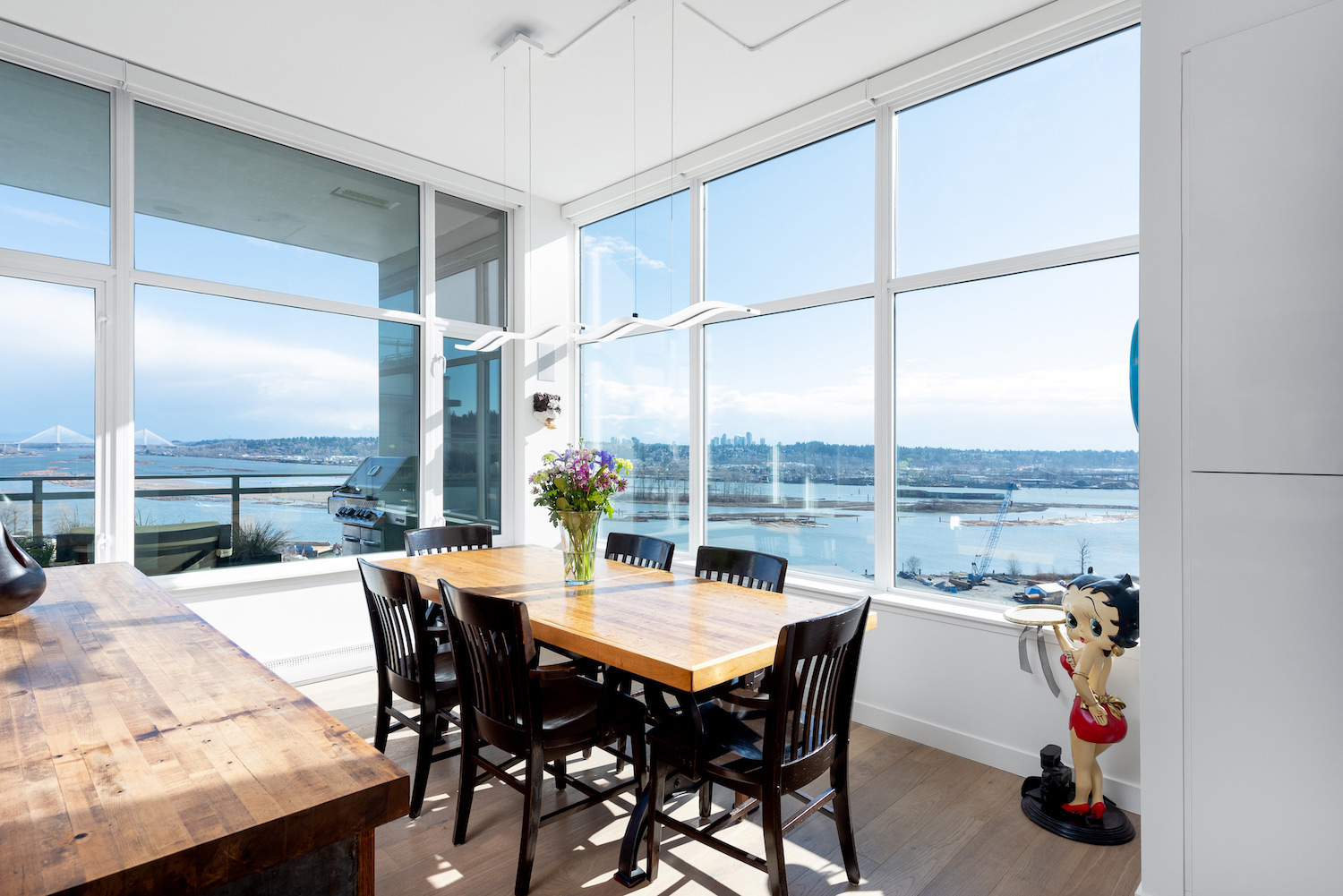 PH2200 Nelson’s Crescent, New Westminster, BC Lori Fralic Realtor