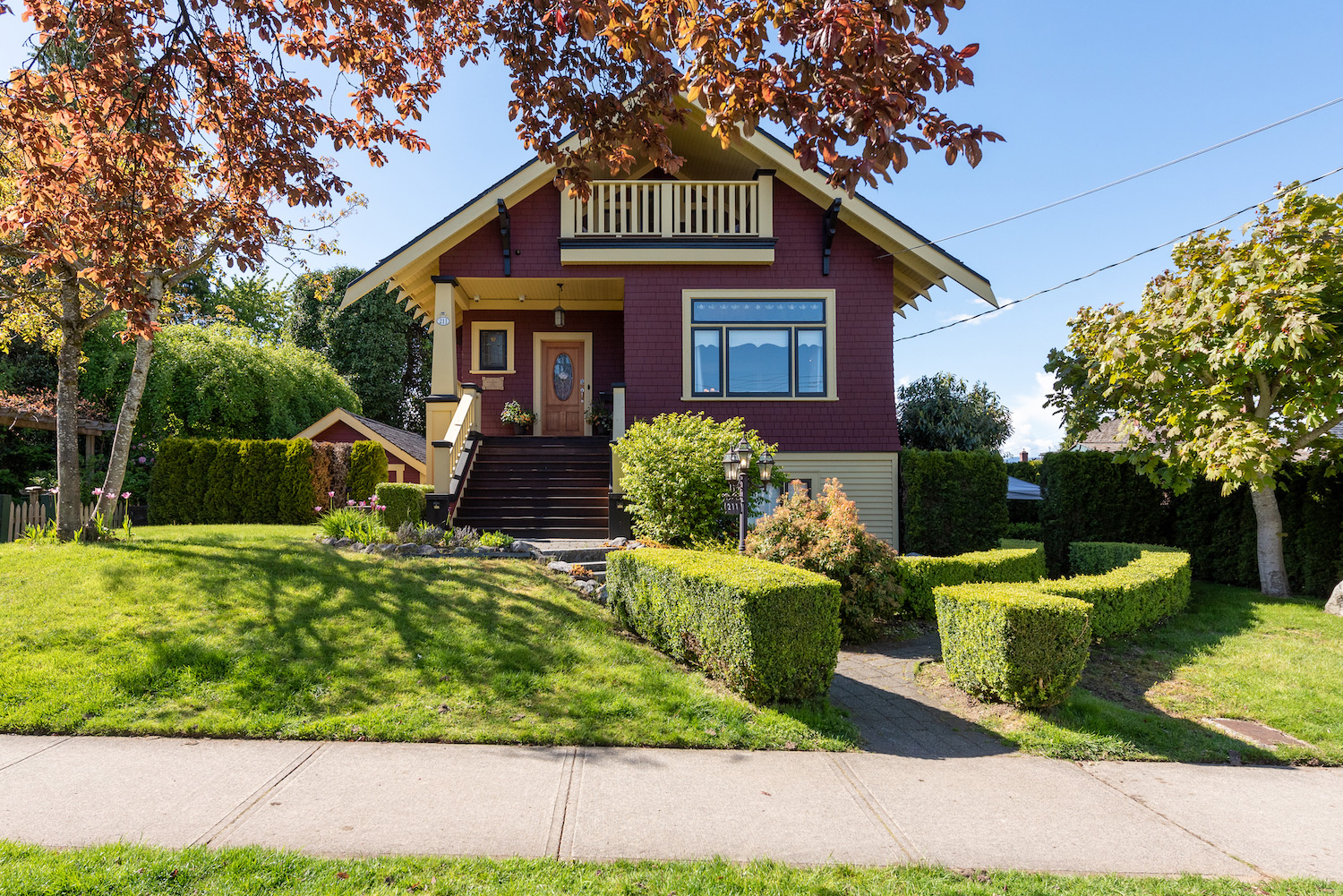 211 Regina Street, New Westminster, BC Lori Fralic Realtor