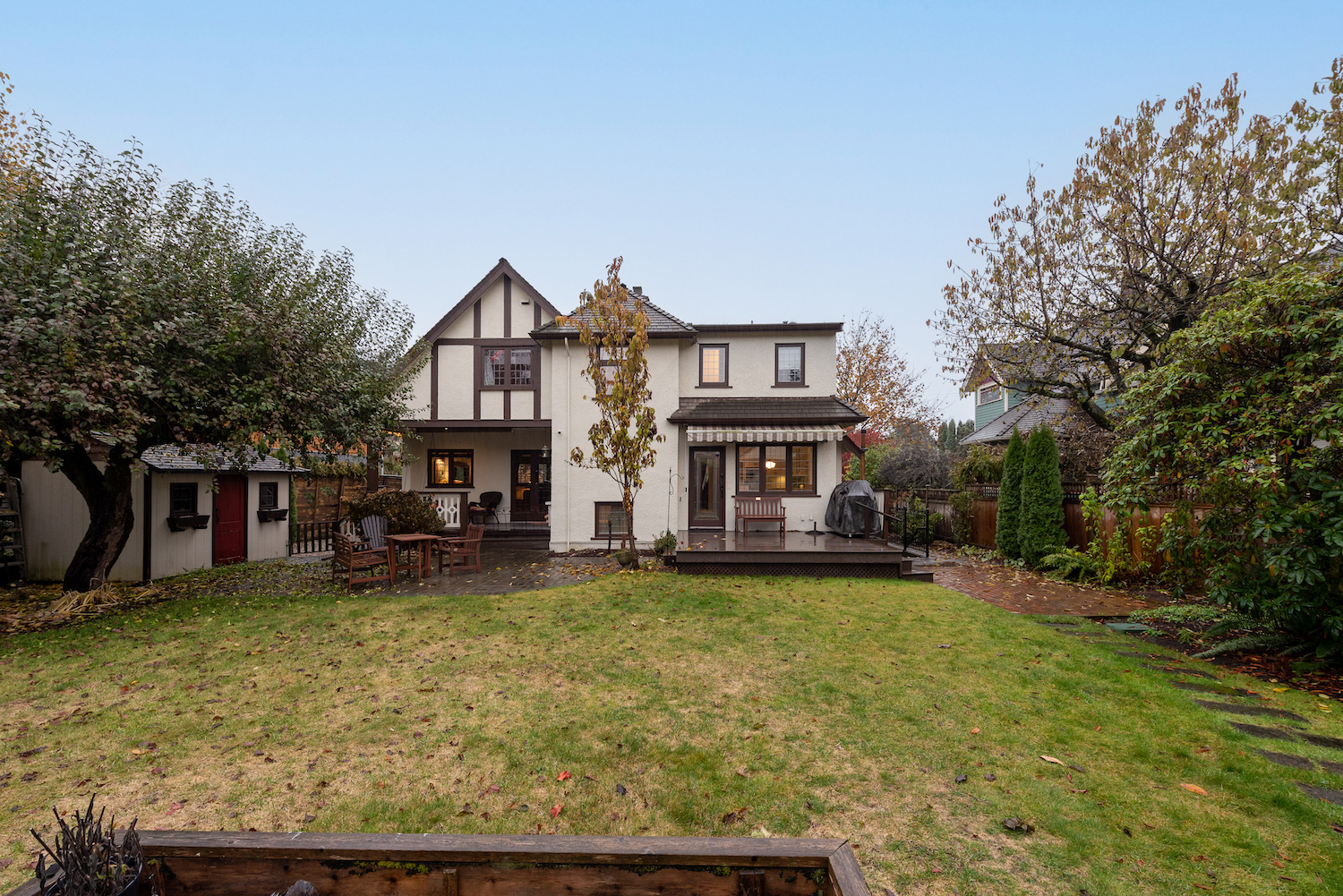 217 Fourth Avenue, New Westminster, BC Lori Fralic Realtor